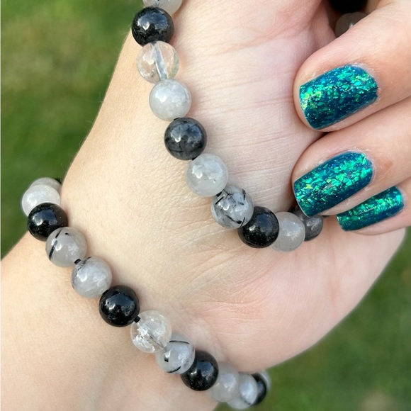 Black tourmaline in Quartz 8mm - Picture 3 of 4